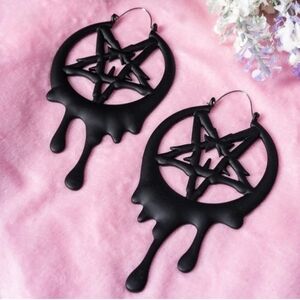 Too Fast ✦ Drippy Pentagram Hoop Earrings ✦ Plug-Friendly Alt Jewelry Black NWT